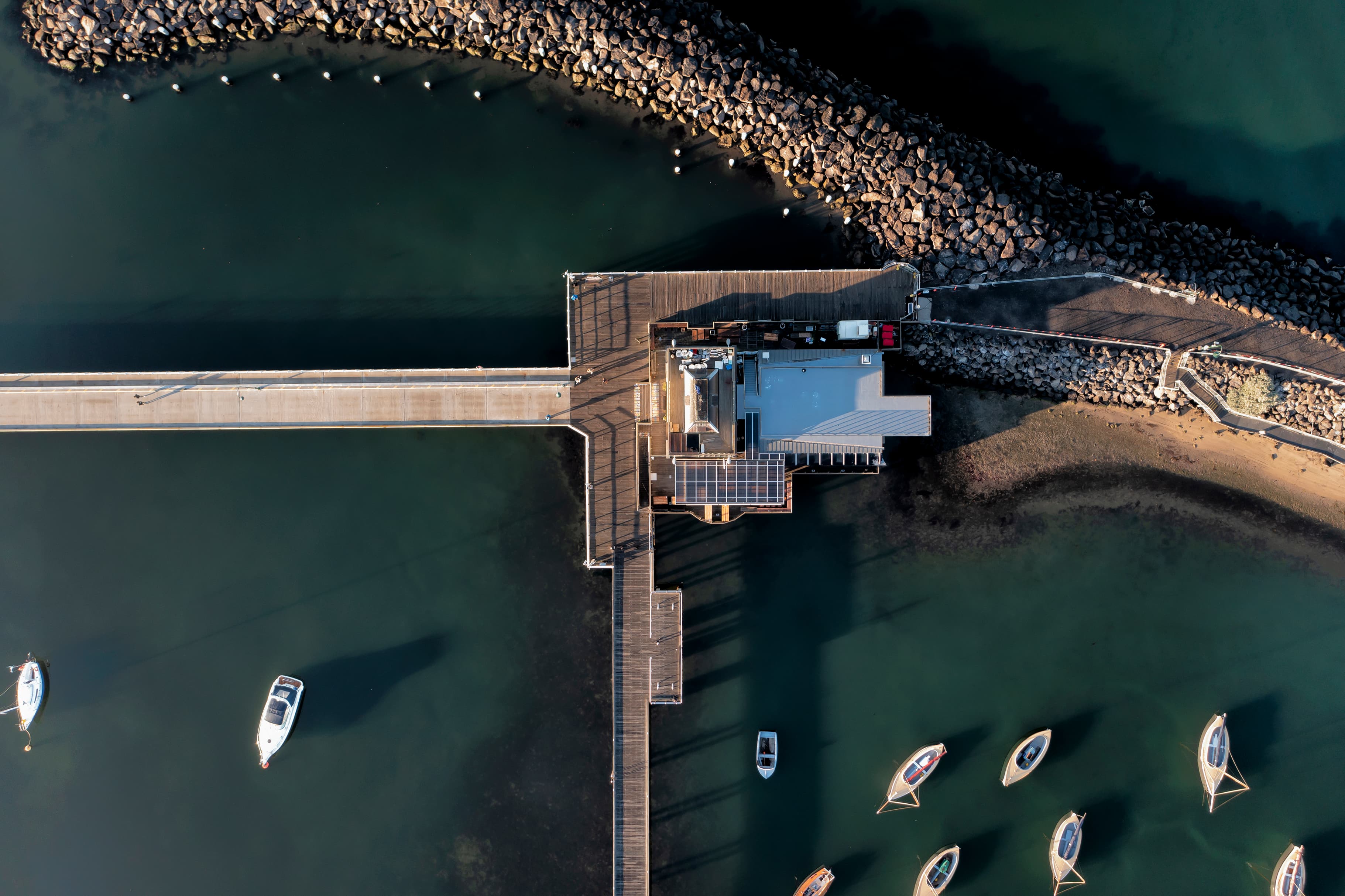 H1533 St Kilda Pier Kiosk 23 HR