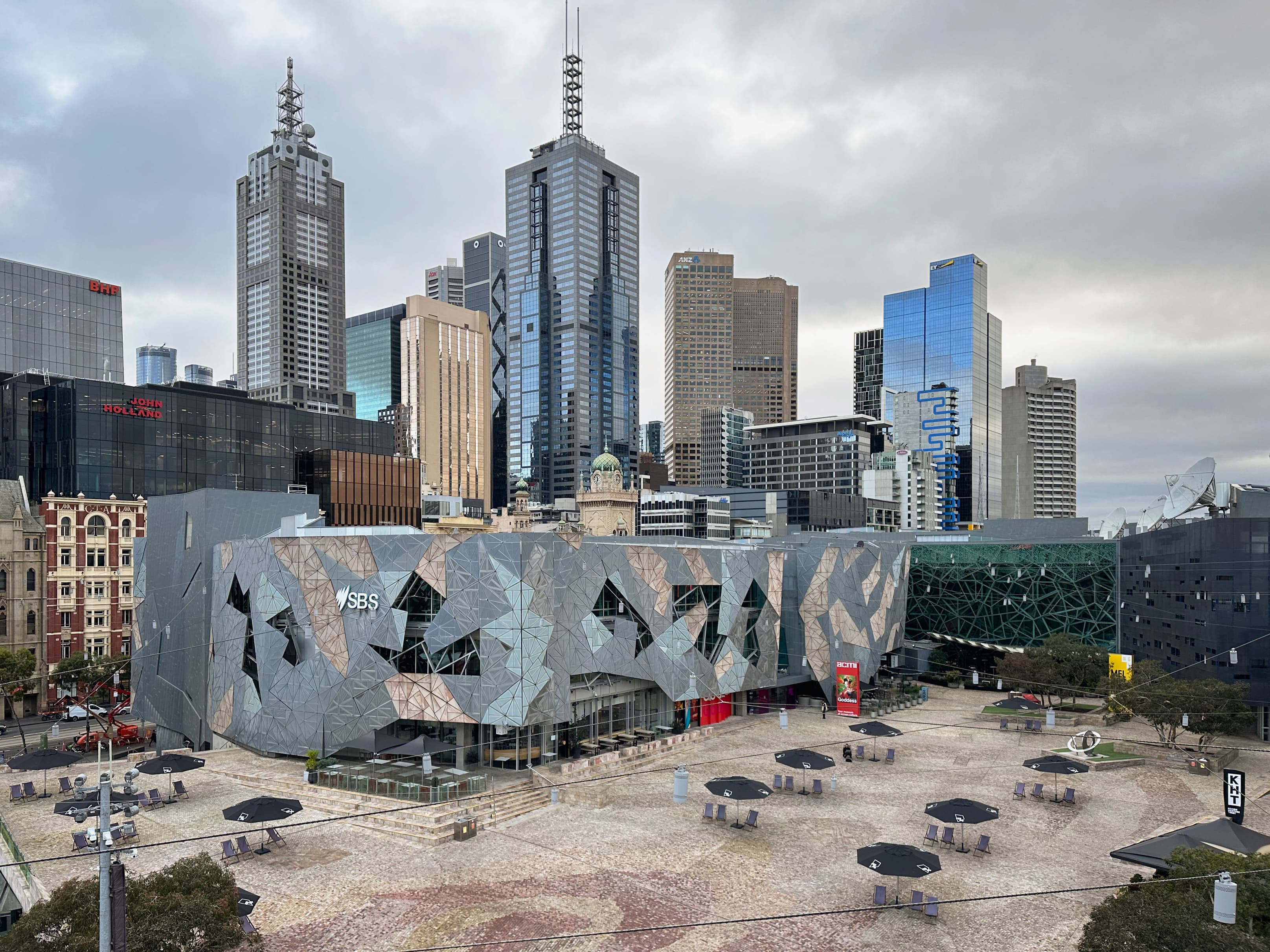 H2390 Fed Square 004 HR