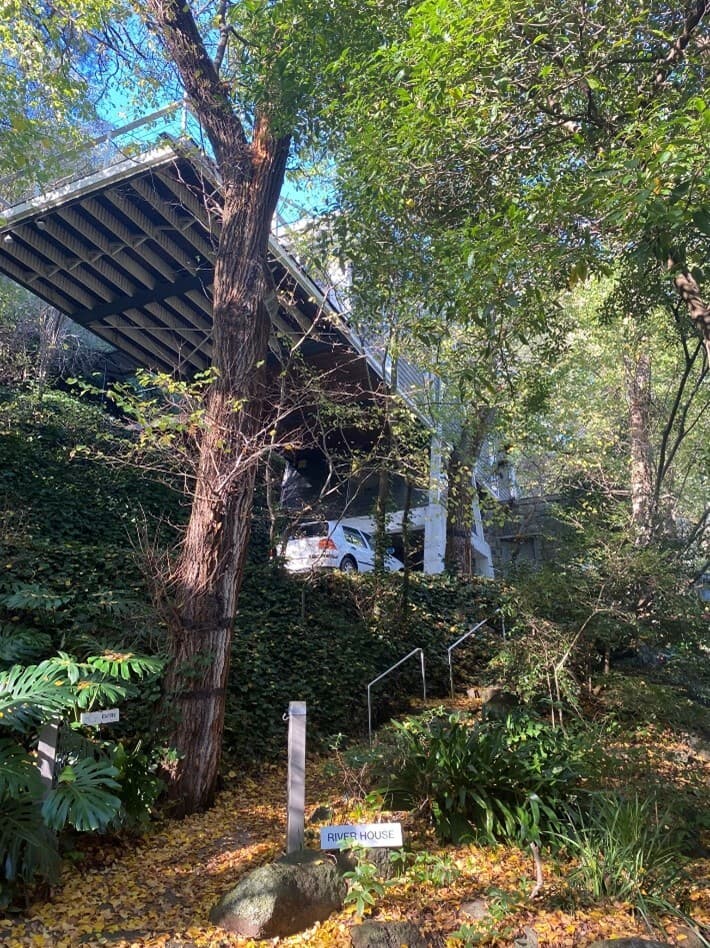 Cantilevering western end of River House, 2023, Heritage Victoria